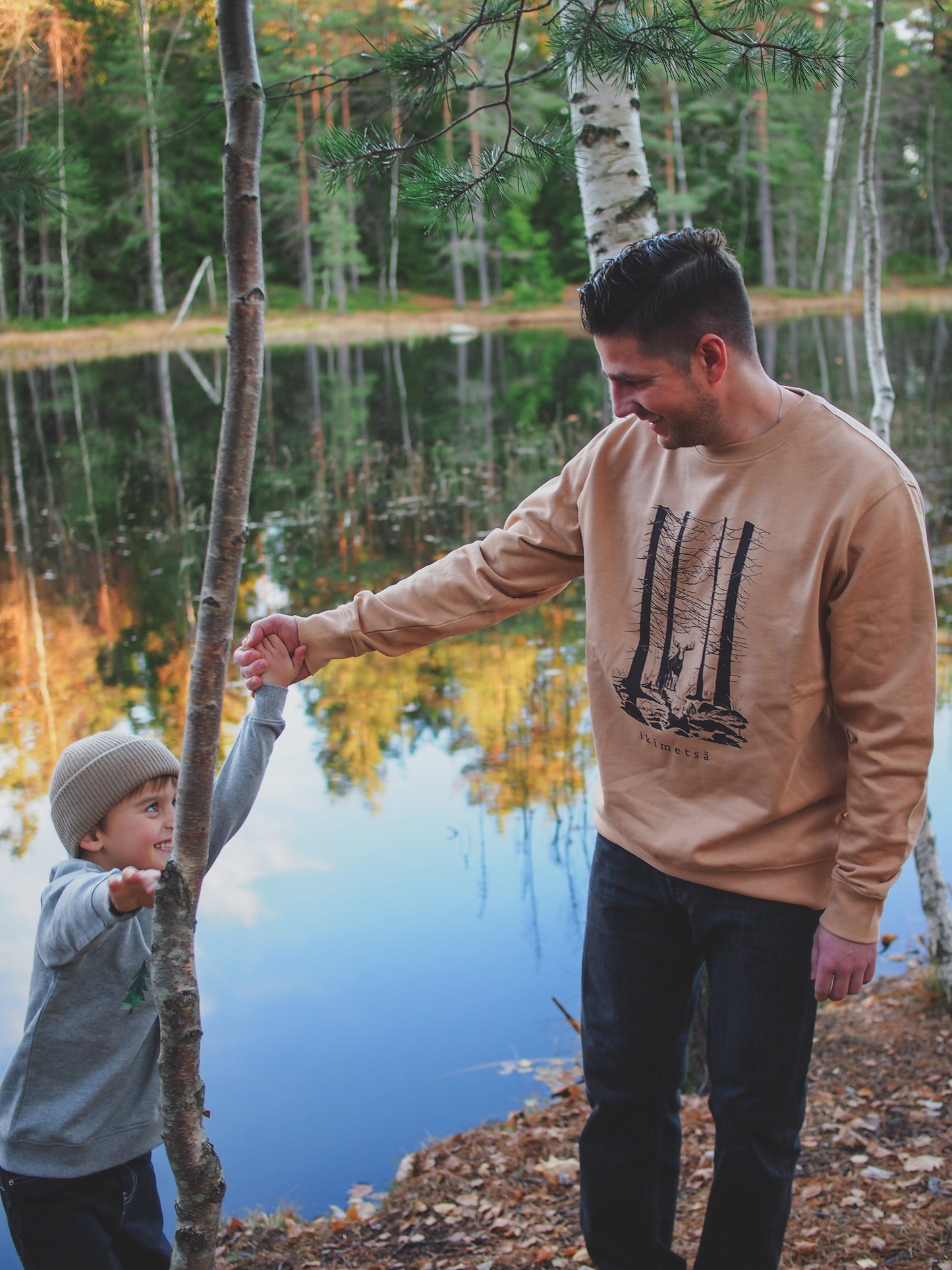 Metsä/Skogen sweatshirt unisex ikimetsä Hirvi, latte